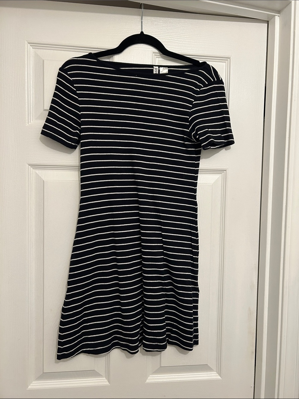 Divided Navy and White Striped Short Sleeve Shift Dress 🤍